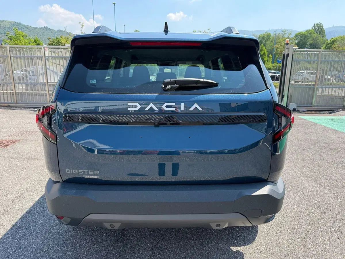 Dacia Bigster nuova a Brescia (9)