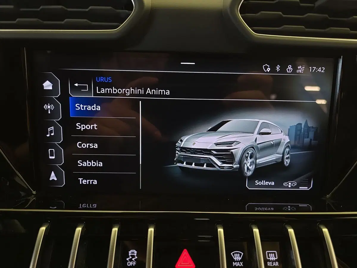 Lamborghini Urus usata a Bologna (15)