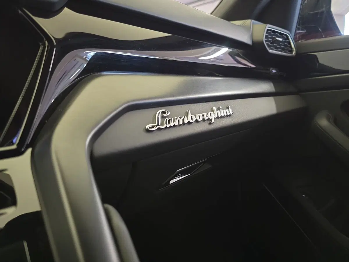 Lamborghini Urus usata a Bologna (17)