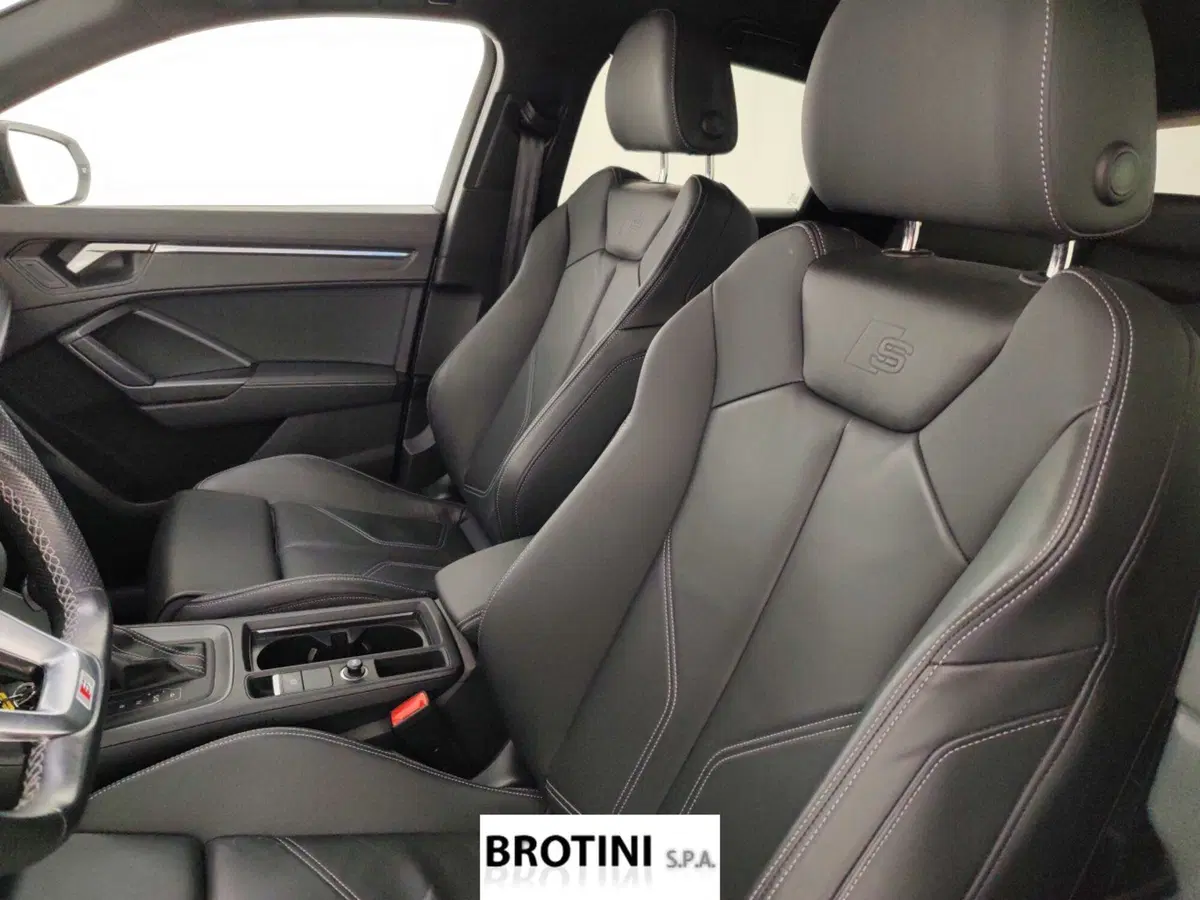 Audi Q3 Sportback usata a La Spezia (9)