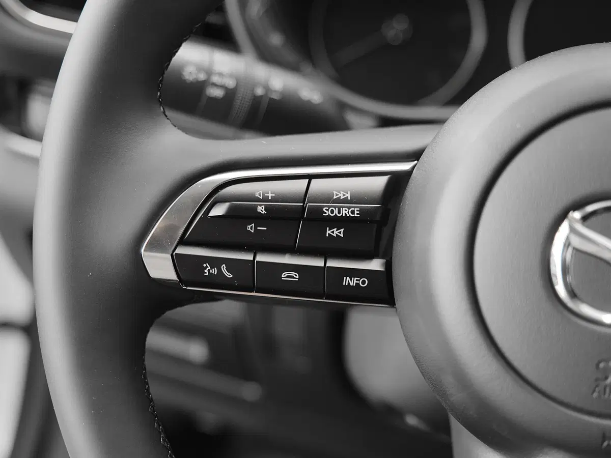 Mazda CX-30 nuova a Prato (7)