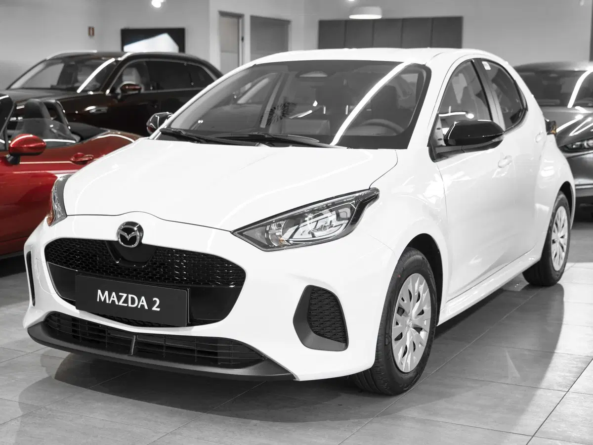 Mazda Mazda2 Hybrid nuova a Prato (2)