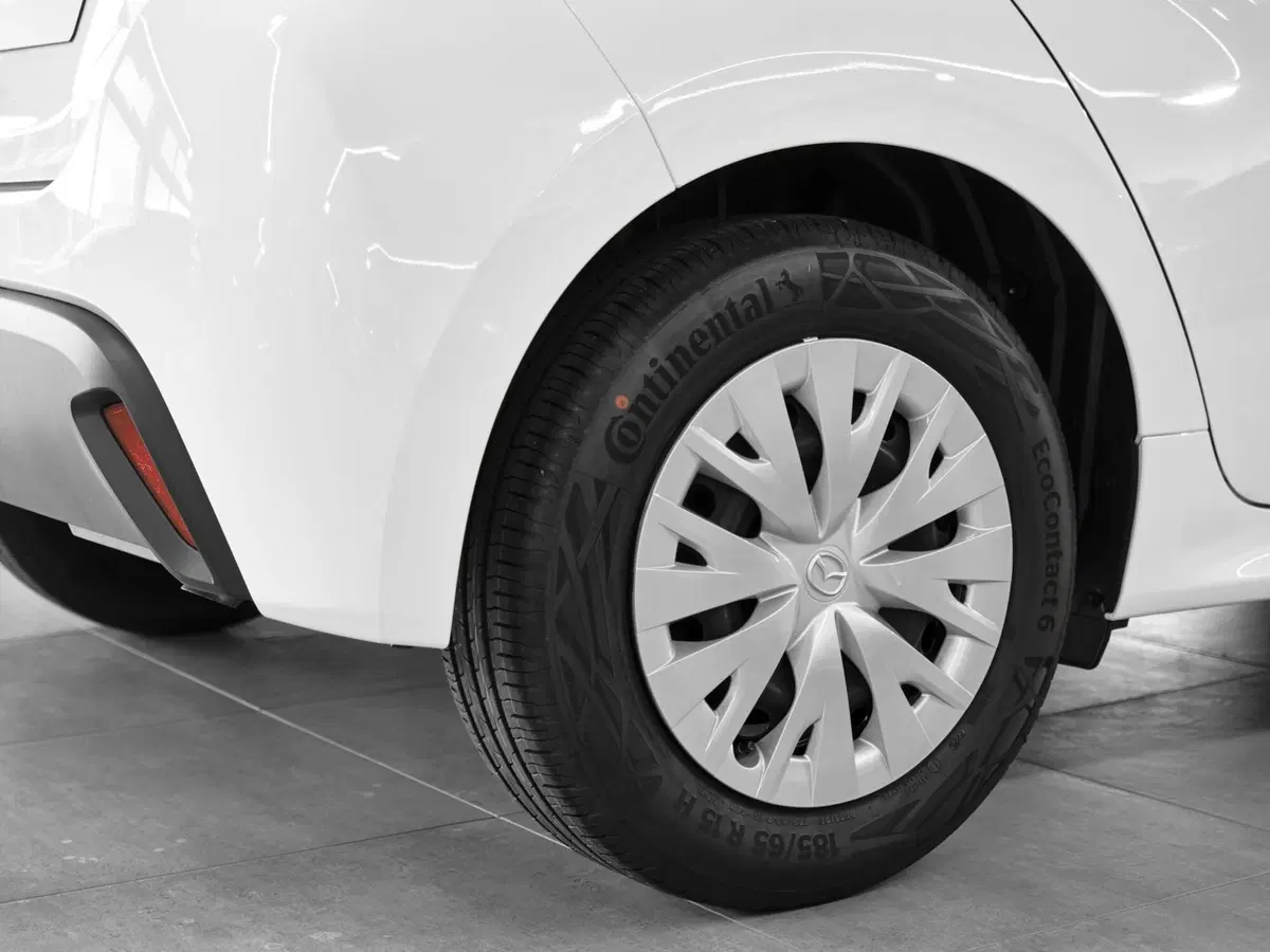 Mazda Mazda2 Hybrid nuova a Prato (5)