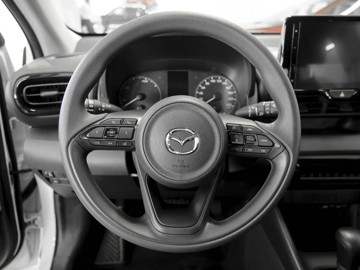 Mazda Mazda2 Hybrid nuova a Prato (6)