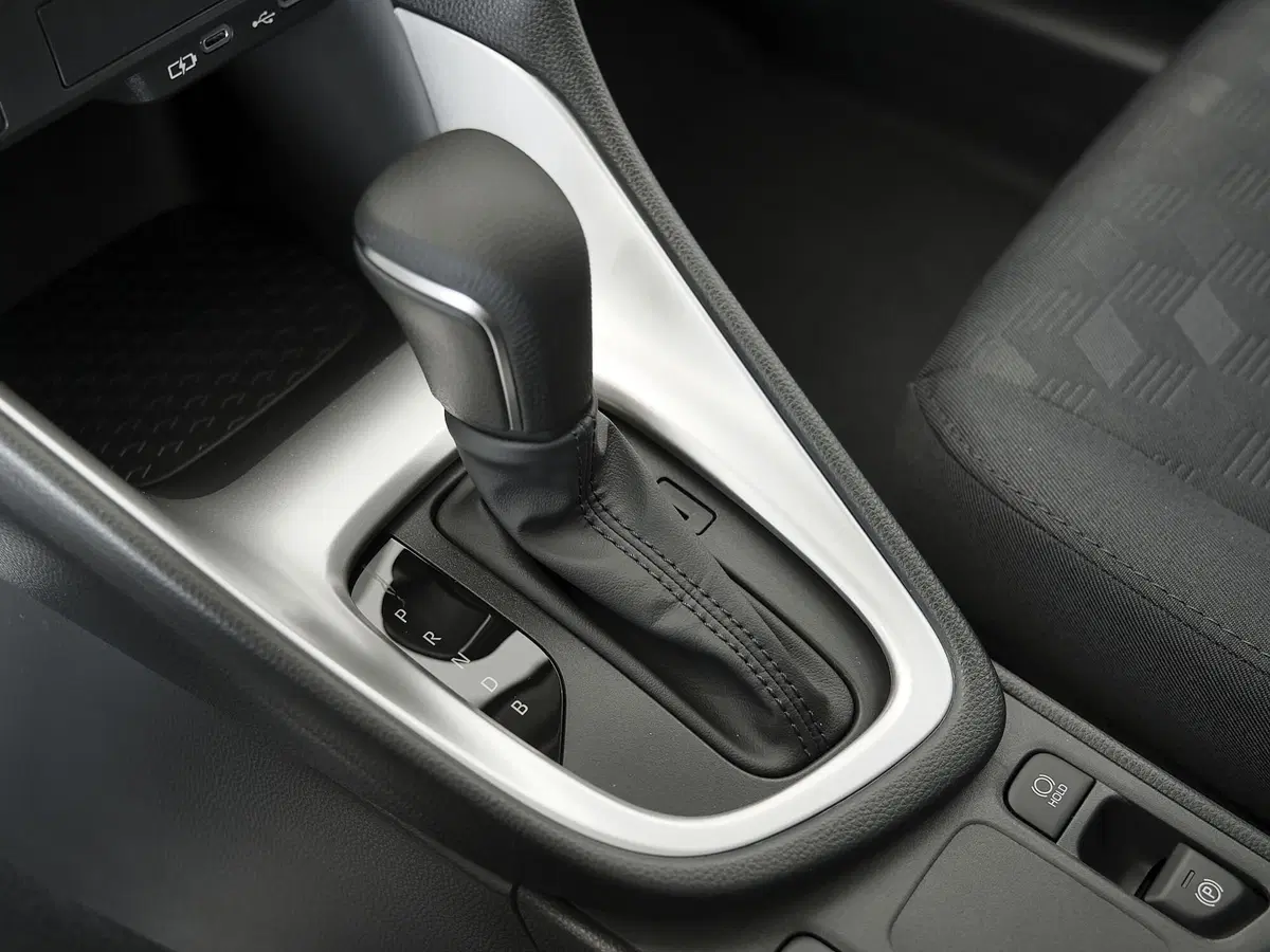 Mazda Mazda2 Hybrid nuova a Prato (12)