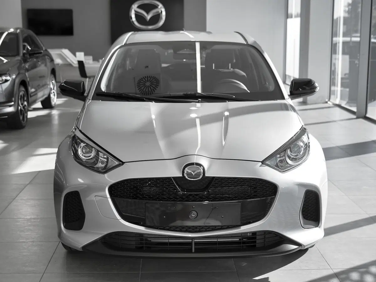 Mazda Mazda2 Hybrid nuova a Prato (3)