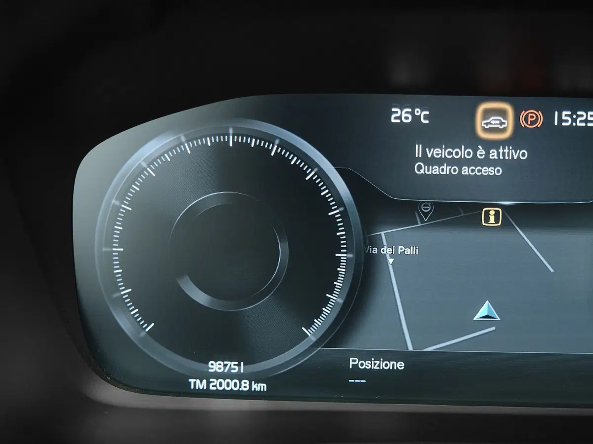 Volvo XC40 usata a Prato (13)