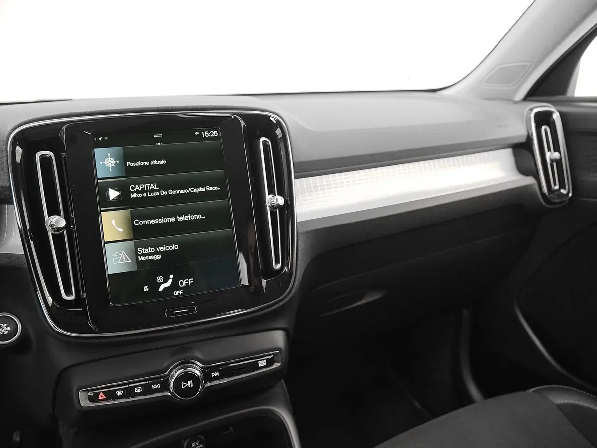 Volvo XC40 usata a Prato (14)