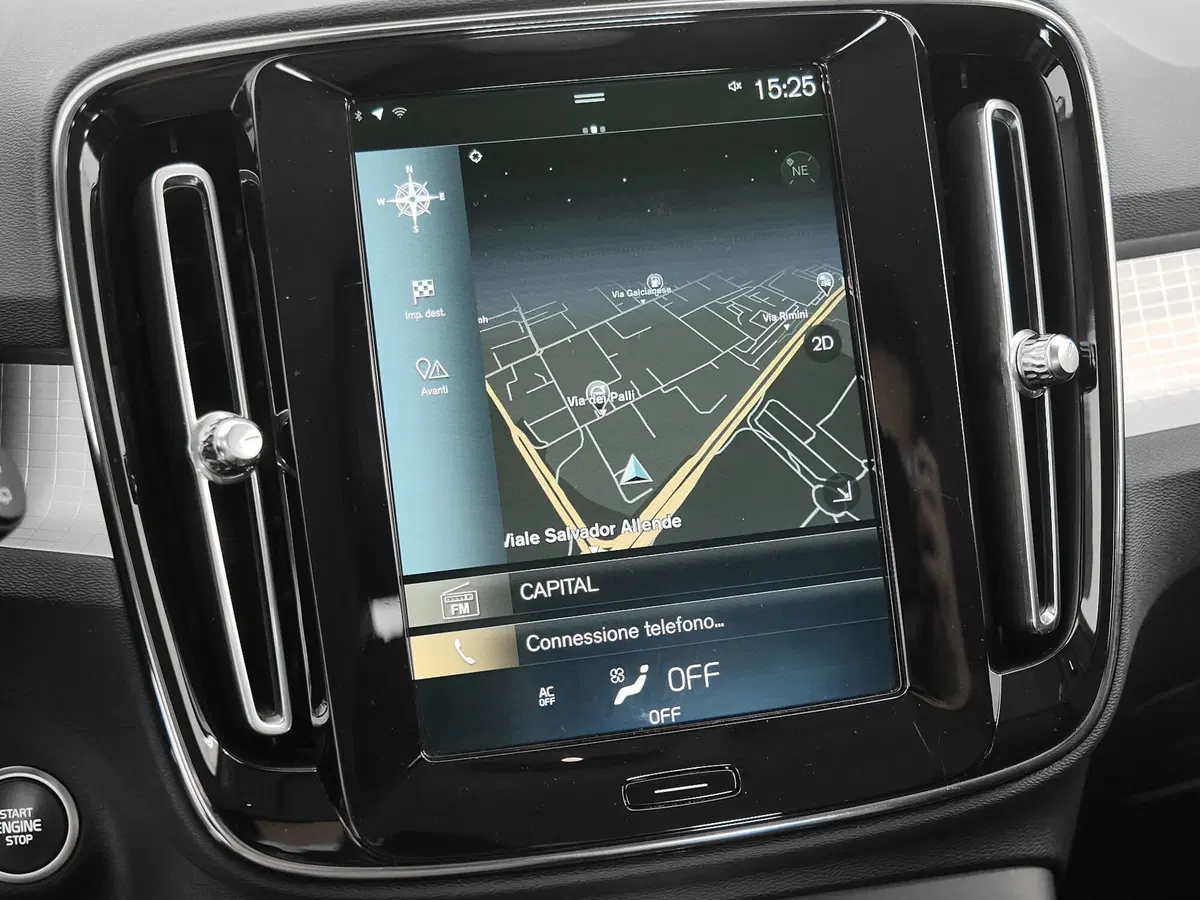 Volvo XC40 usata a Prato (15)