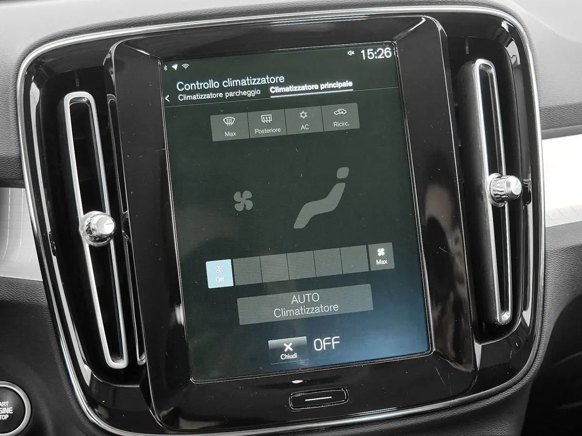Volvo XC40 usata a Prato (16)