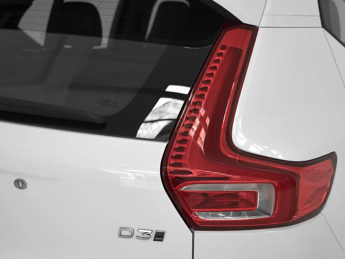 Volvo XC40 usata a Prato (8)