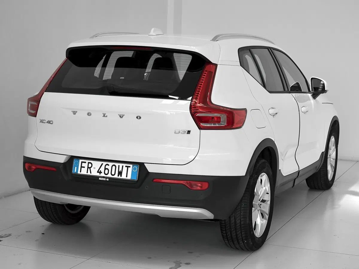 Volvo XC40 usata a Prato (9)