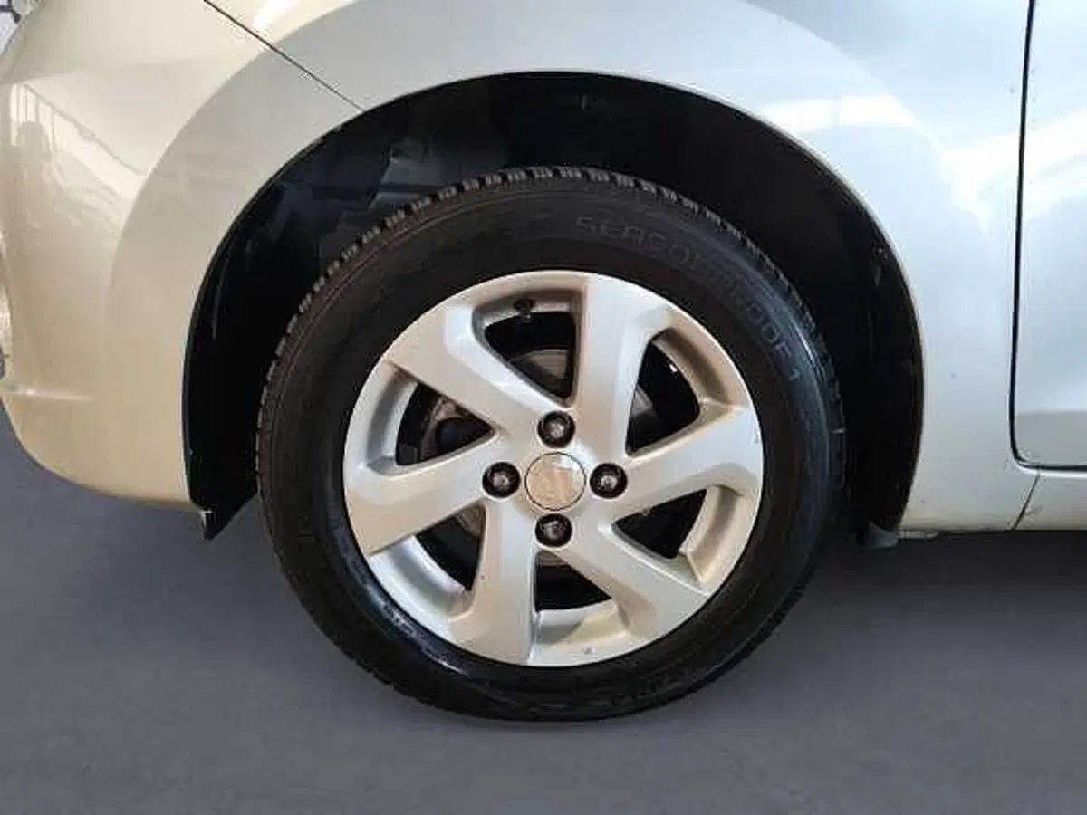 Suzuki Celerio usata a Milano (9)