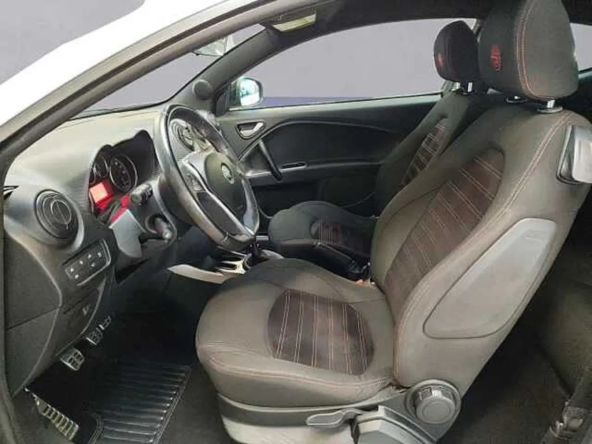 Alfa Romeo MiTo usata a Milano (10)