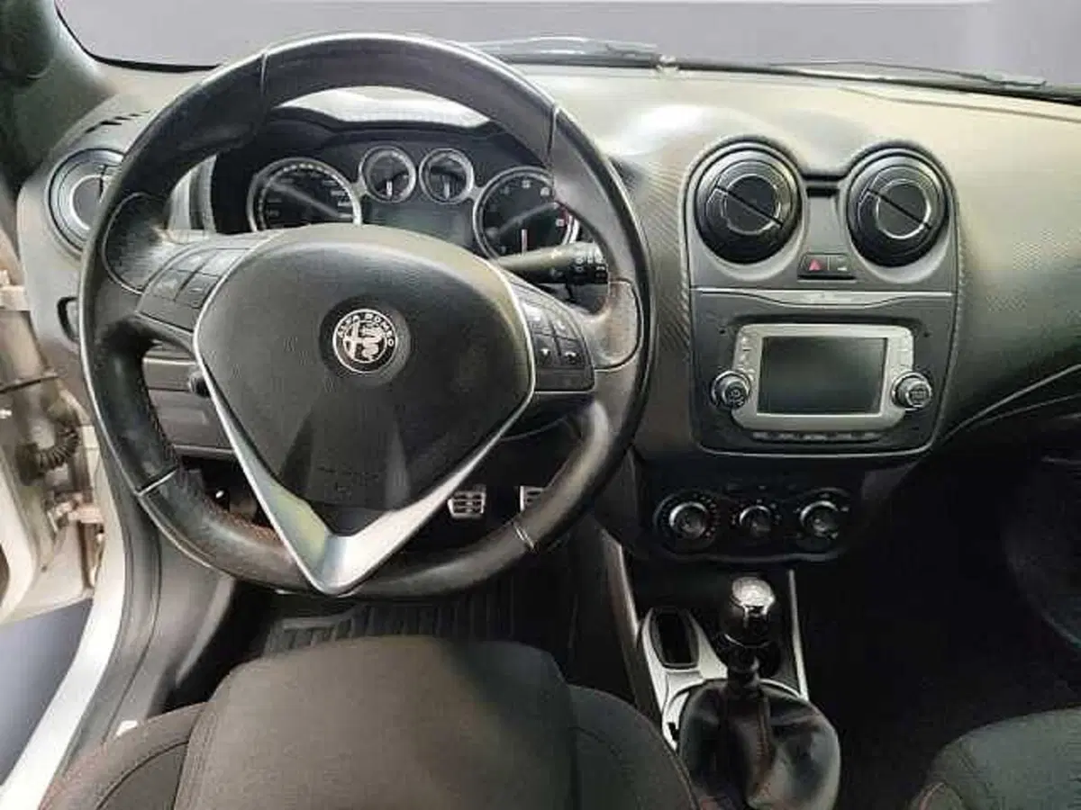 Alfa Romeo MiTo usata a Milano (11)
