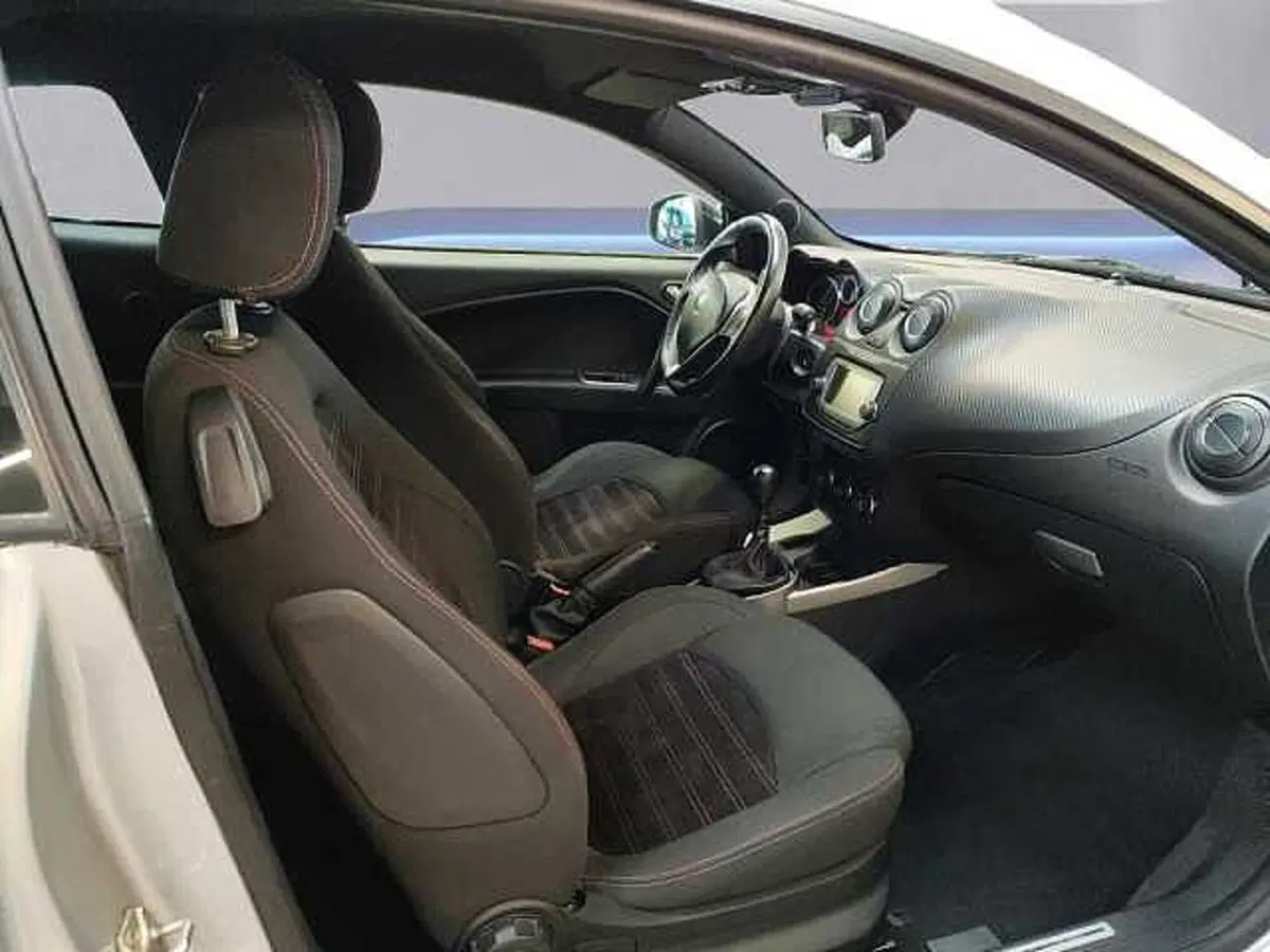 Alfa Romeo MiTo usata a Milano (14)