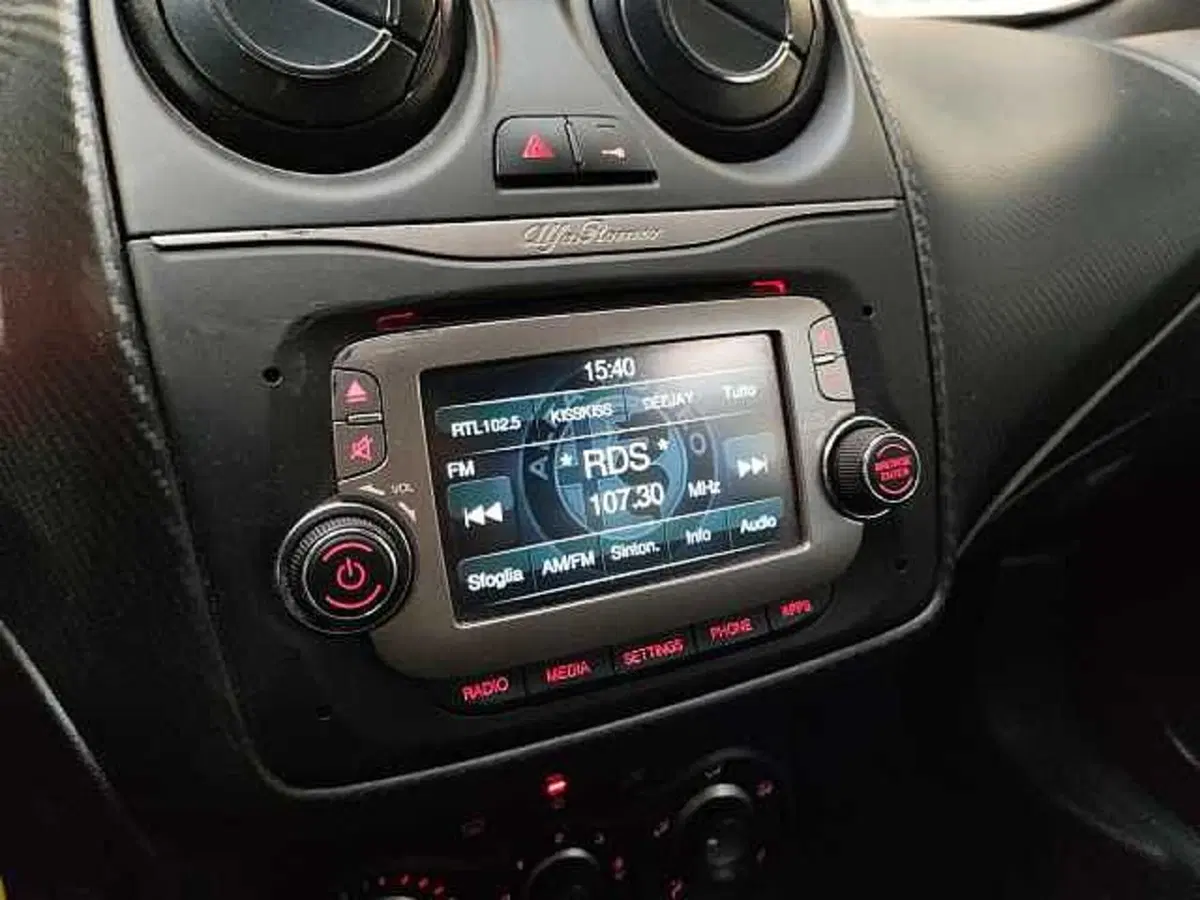 Alfa Romeo MiTo usata a Milano (18)