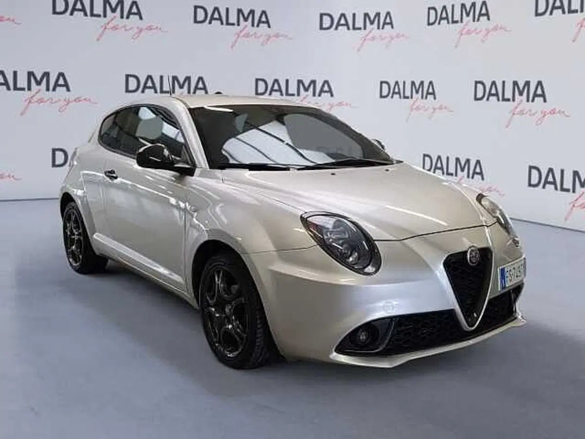 Alfa Romeo MiTo usata a Milano (7)