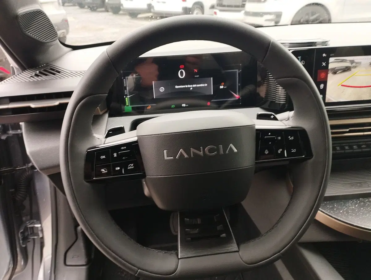 Lancia Ypsilon nuova a Frosinone (17)