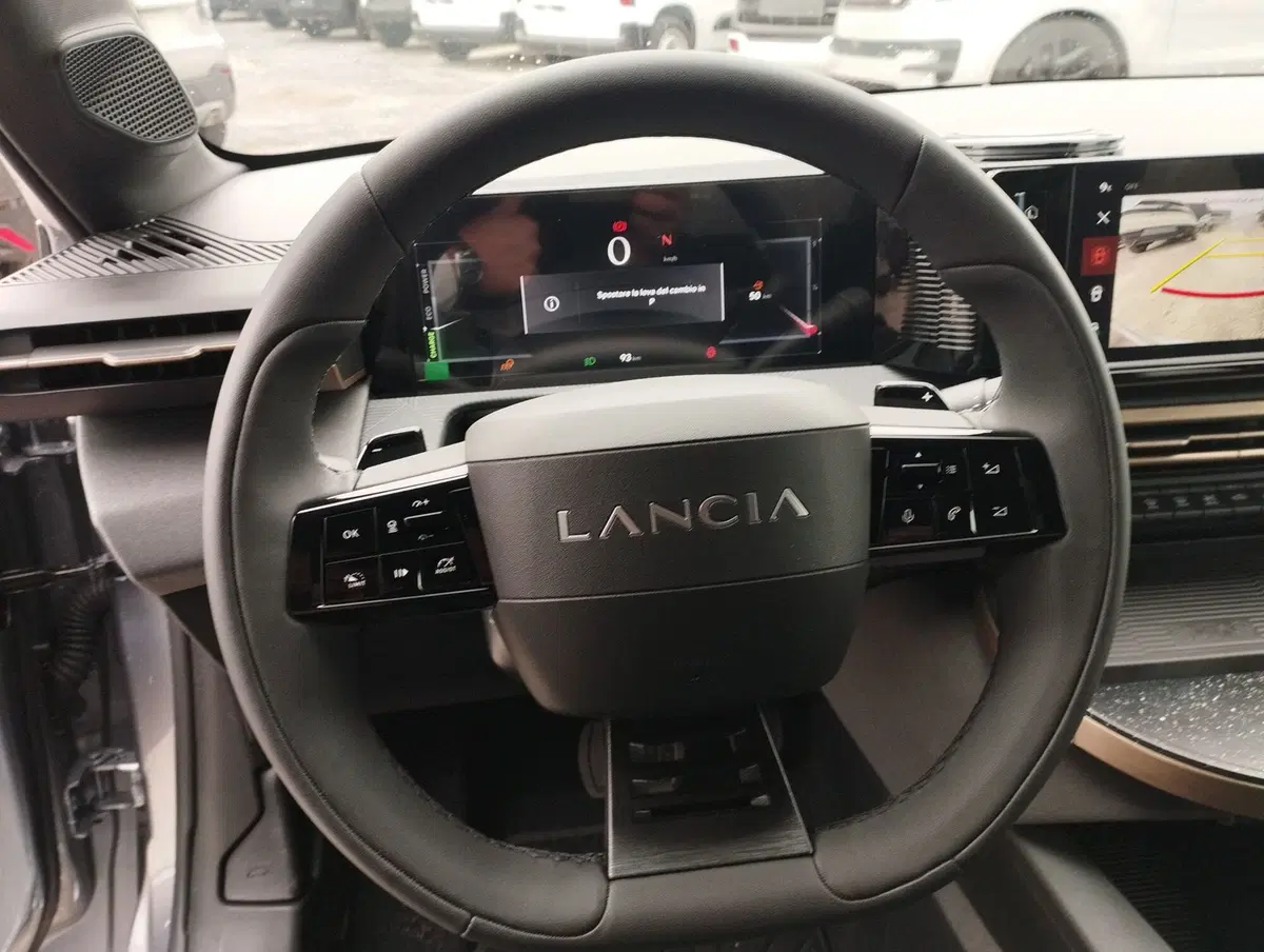 Lancia Ypsilon nuova a Frosinone (16)