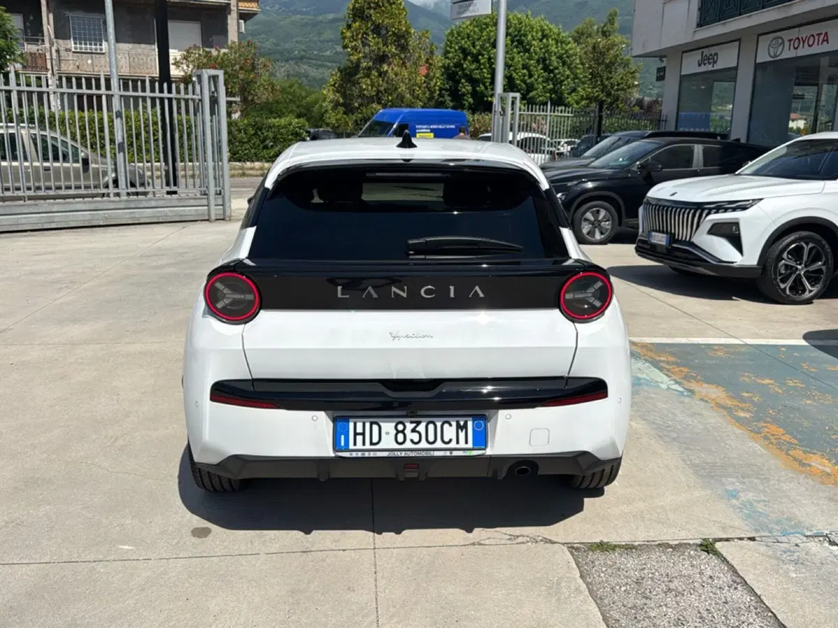 Lancia Ypsilon nuova a Frosinone (4)