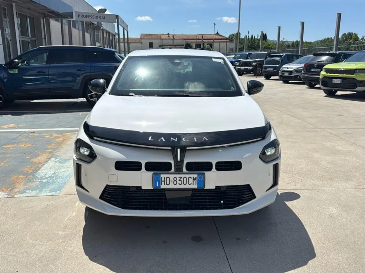 Lancia Ypsilon nuova a Frosinone (5)