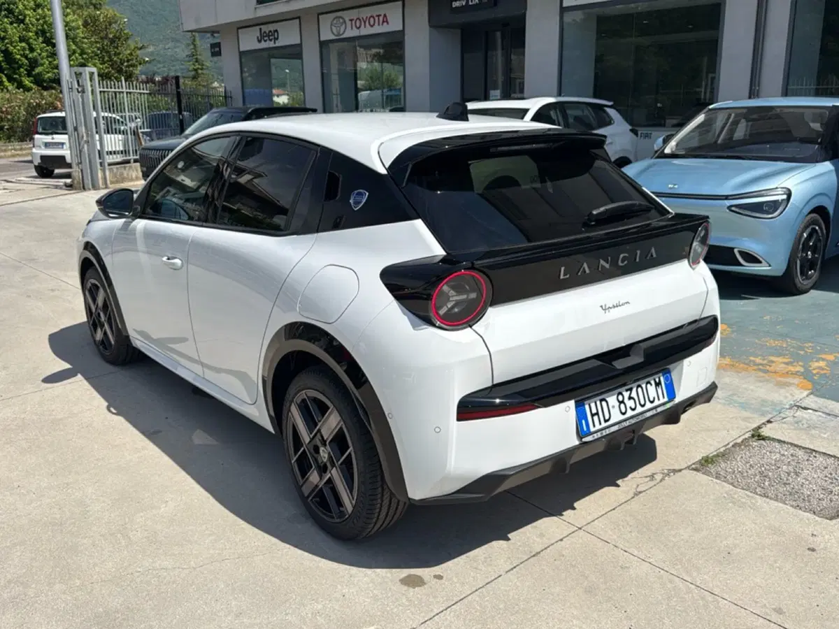 Lancia Ypsilon nuova a Frosinone (6)