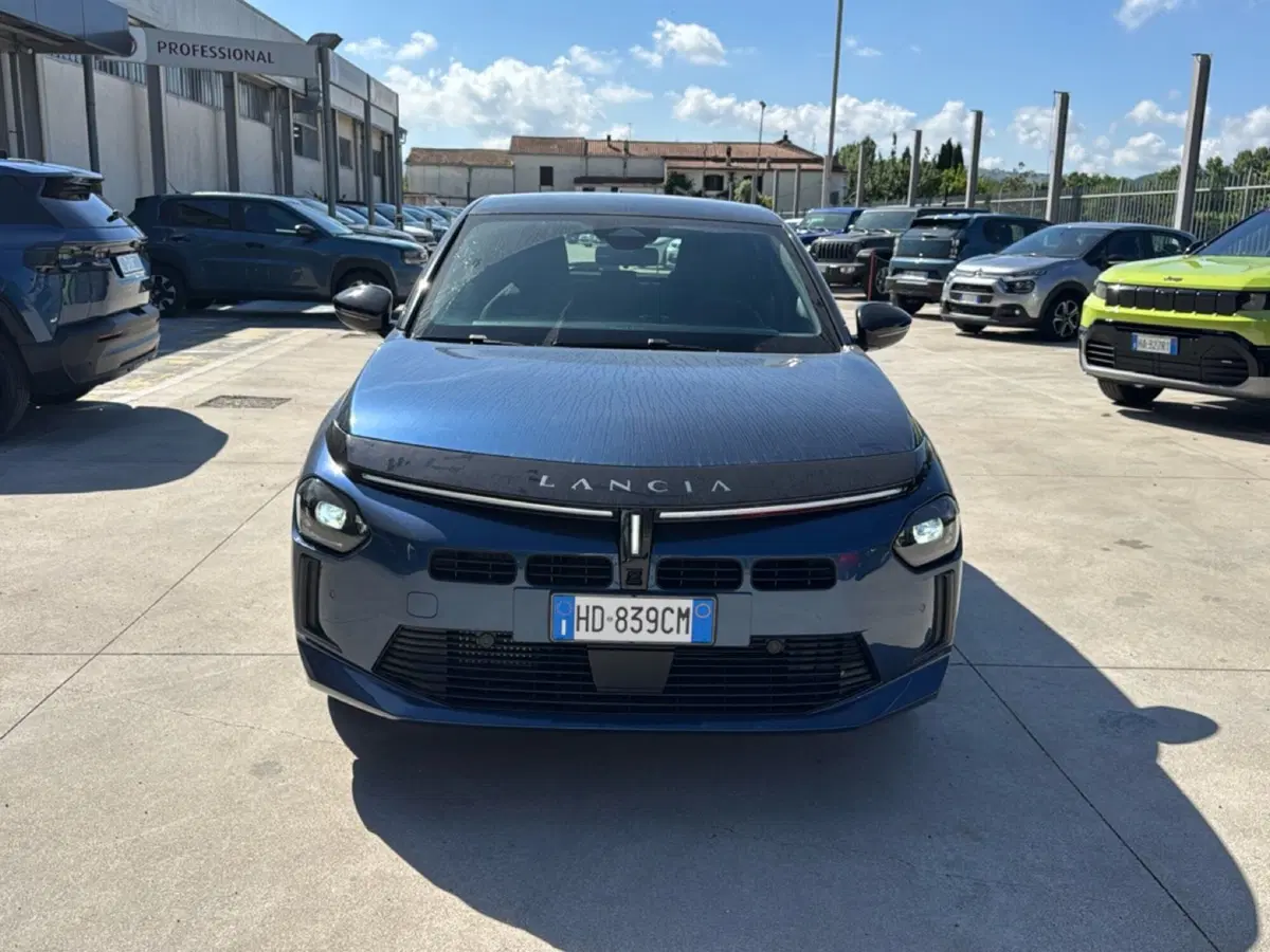 Lancia Ypsilon nuova a Frosinone (5)