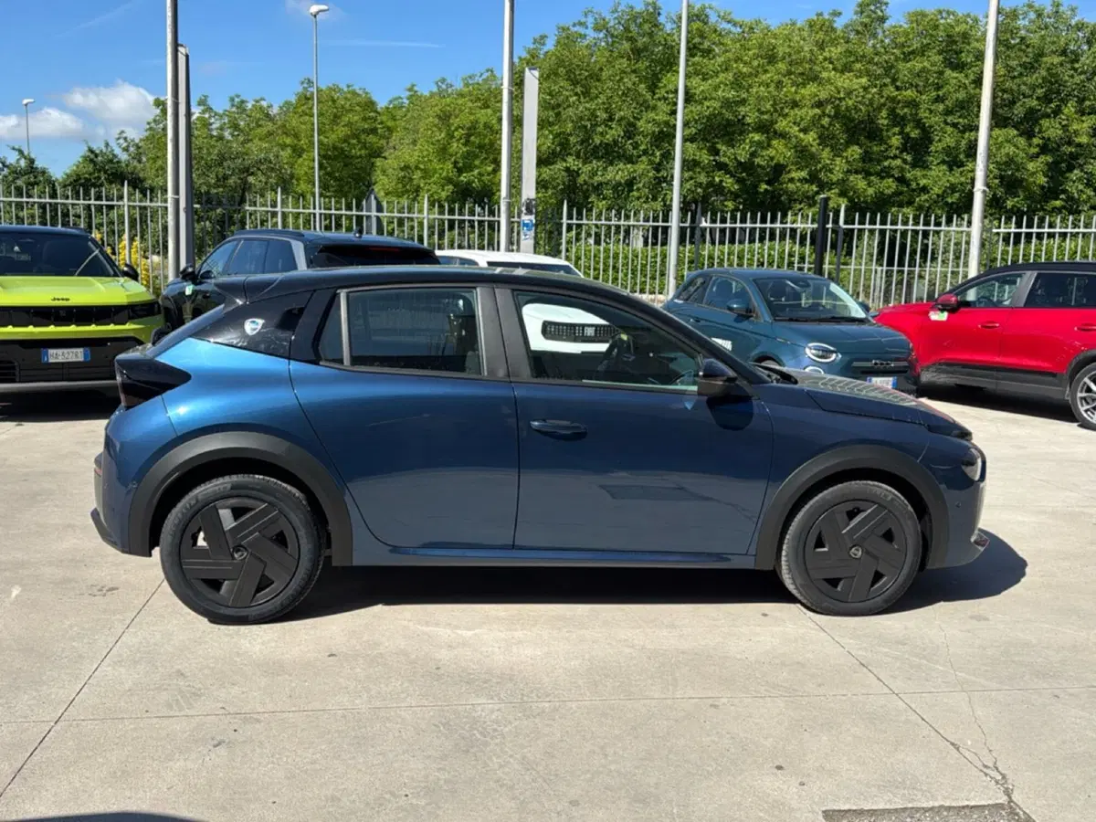 Lancia Ypsilon nuova a Frosinone (7)