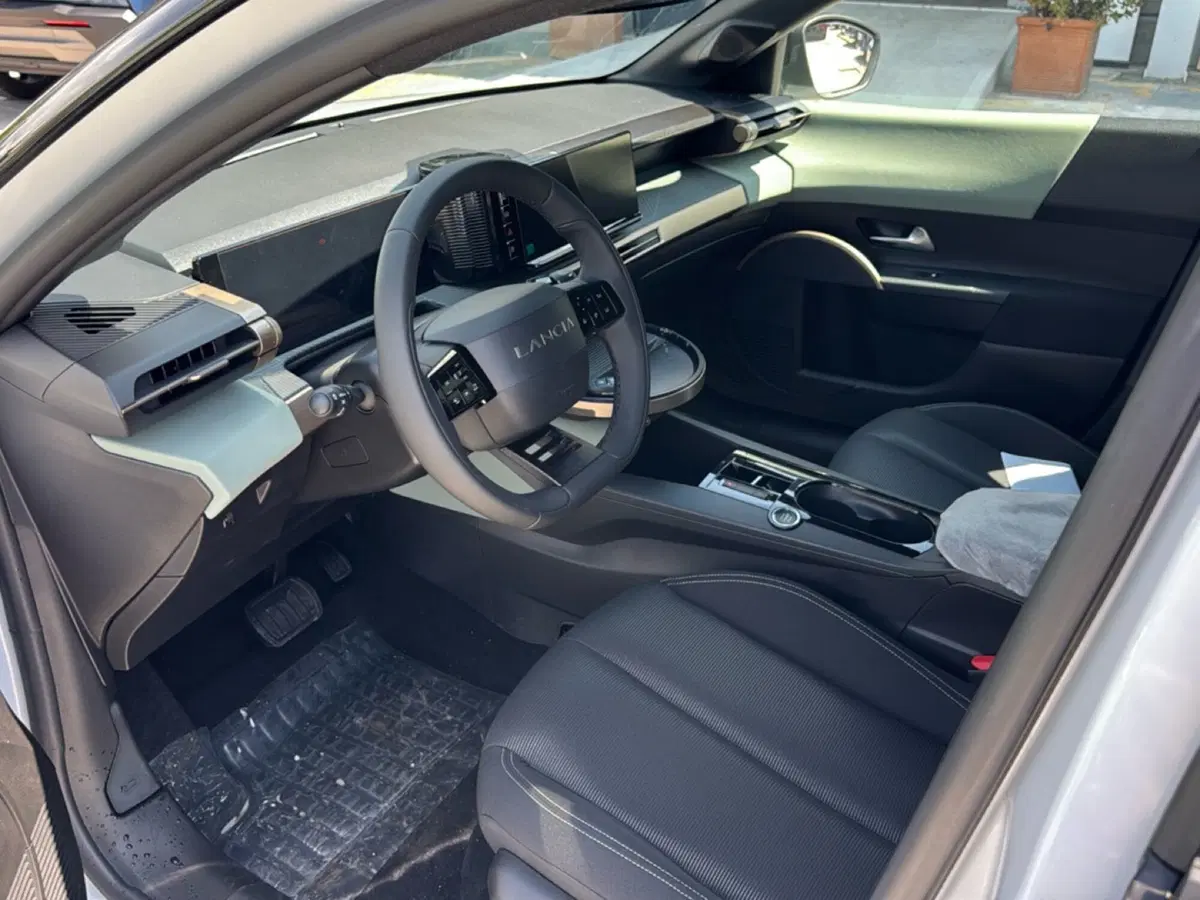 Lancia Ypsilon nuova a Frosinone (17)