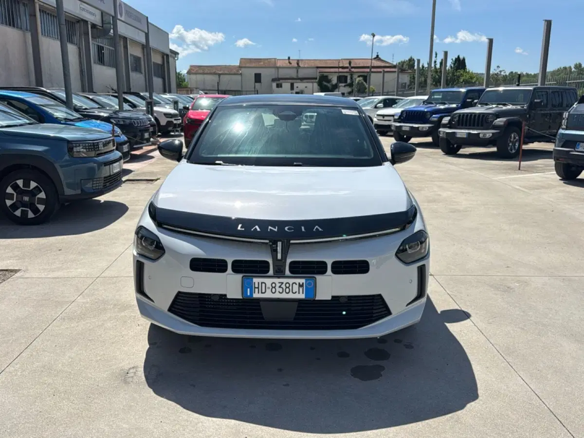 Lancia Ypsilon nuova a Frosinone (5)
