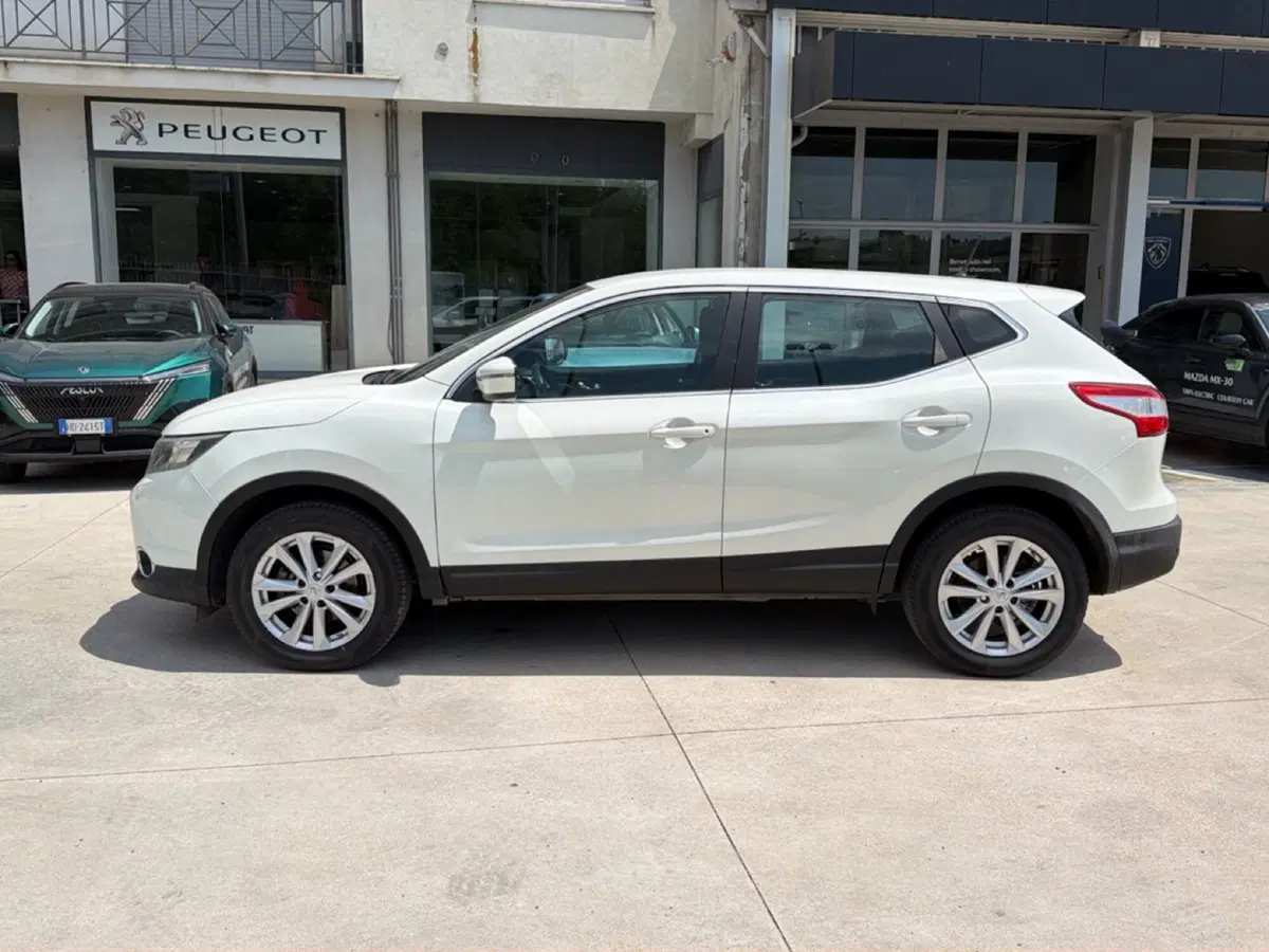 Nissan Qashqai usata a Frosinone (2)