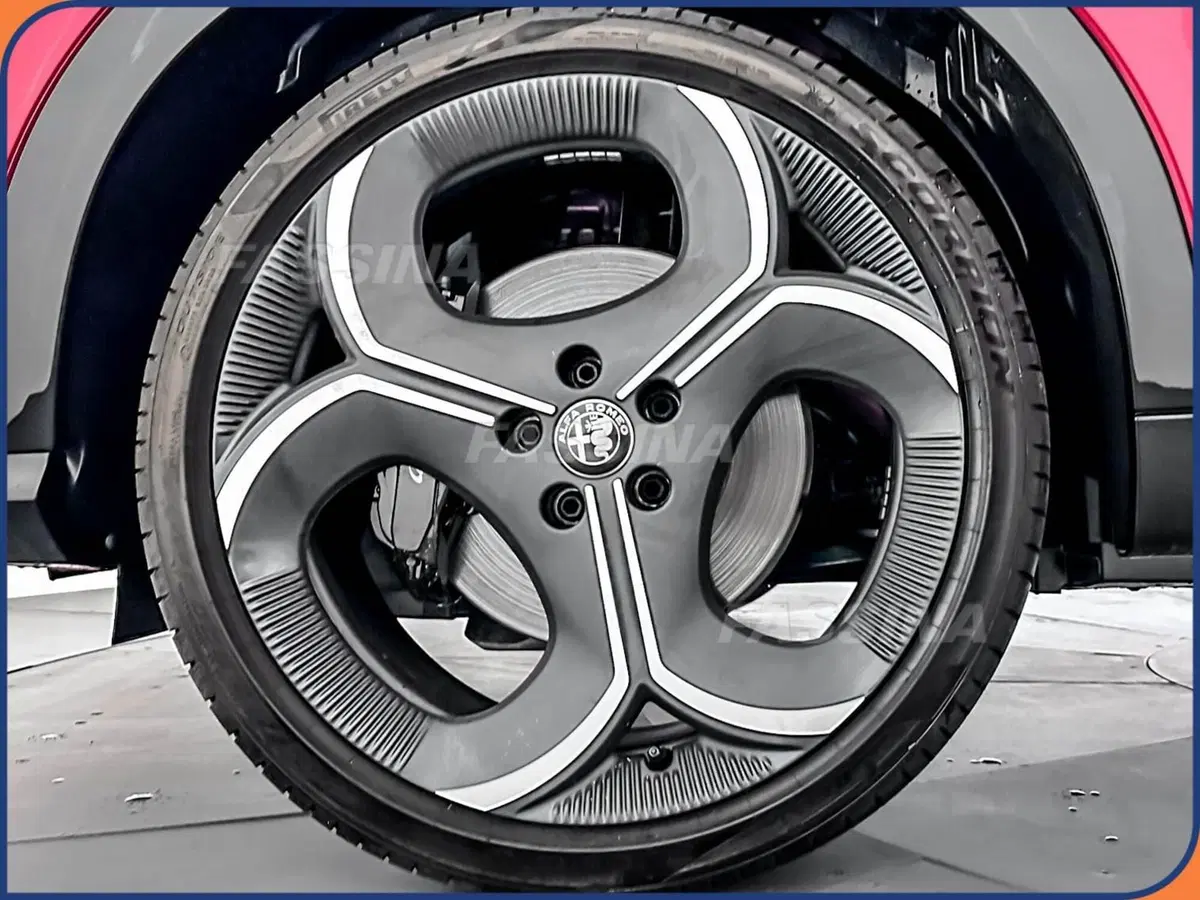 Alfa Romeo Tonale nuova a Milano (7)