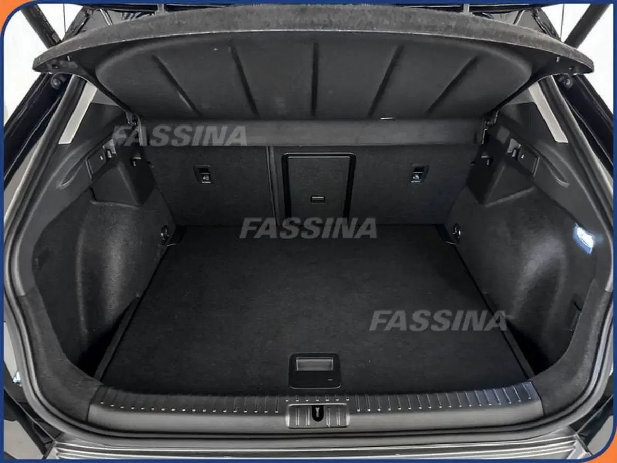 Cupra Formentor usata a Milano (12)