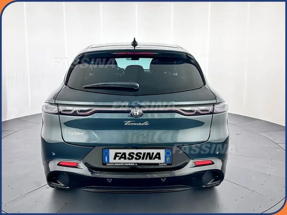 Alfa Romeo Tonale nuova a Milano (5)