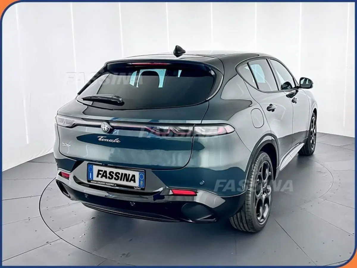 Alfa Romeo Tonale nuova a Milano (6)