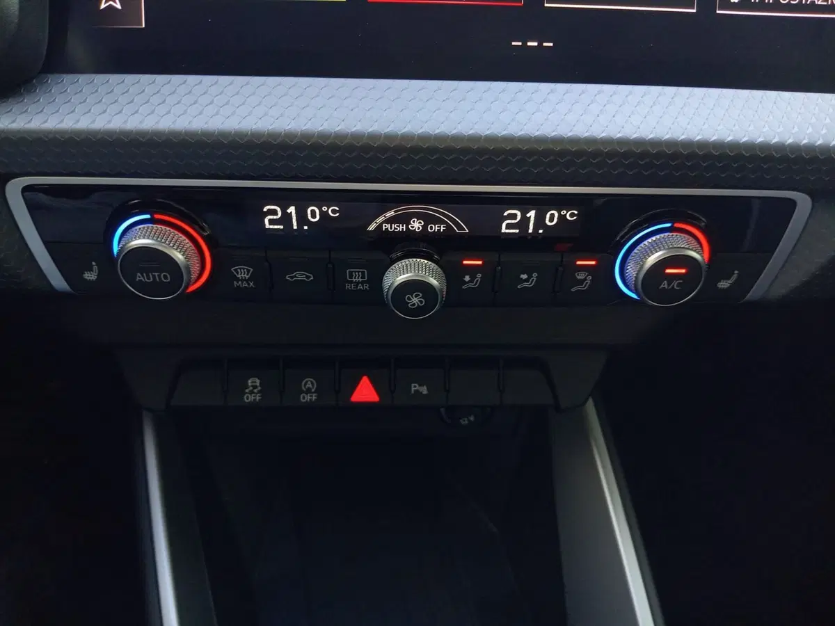 Audi A1 allstreet usata a Bari (8)