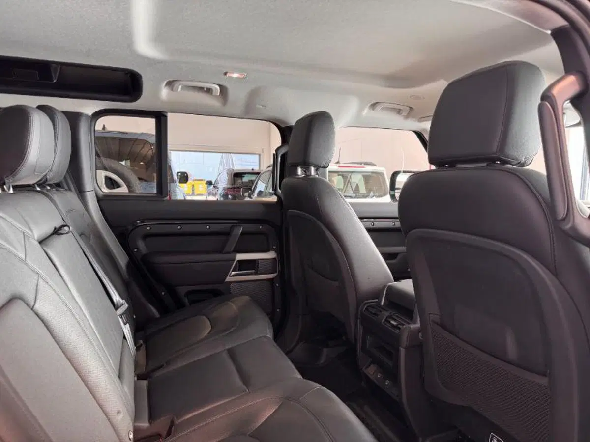 Land Rover Defender usata a Venezia (15)