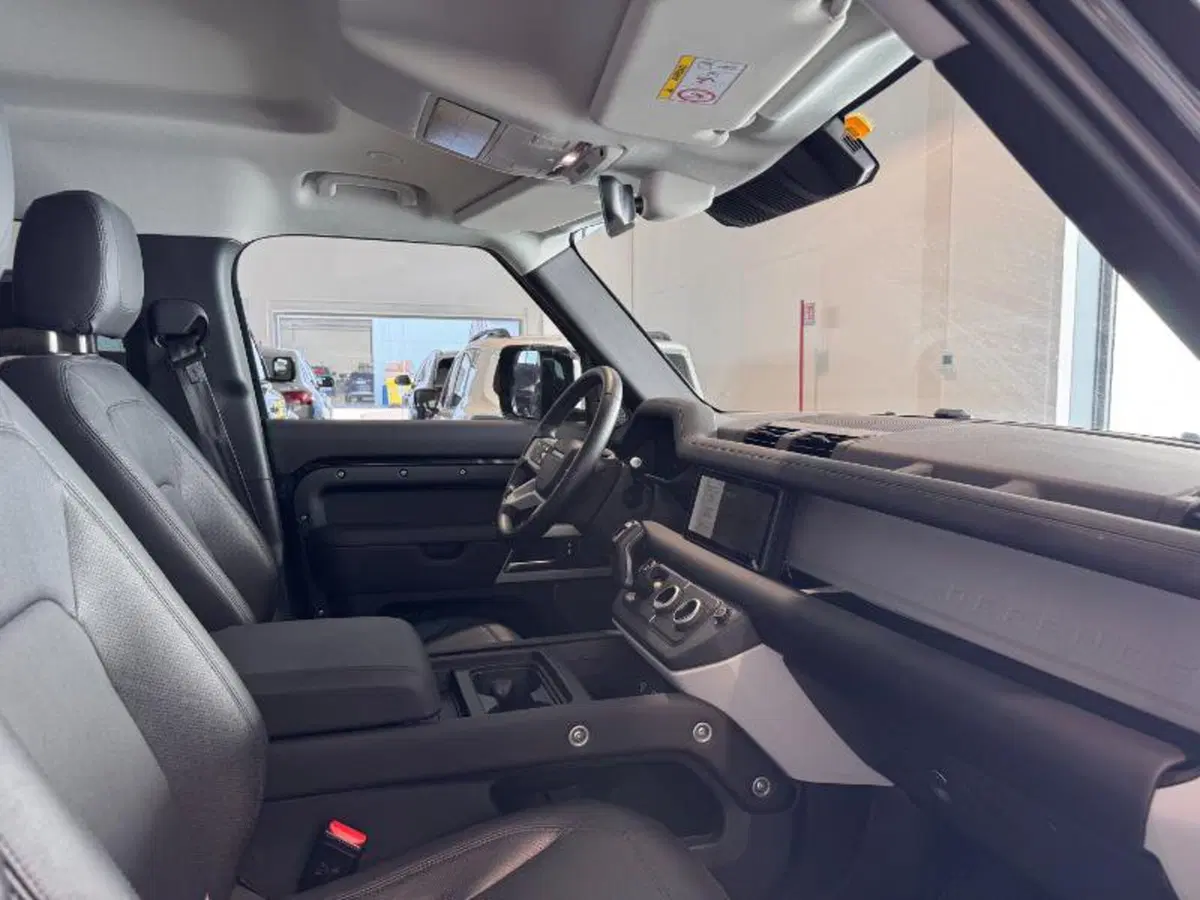 Land Rover Defender usata a Venezia (16)