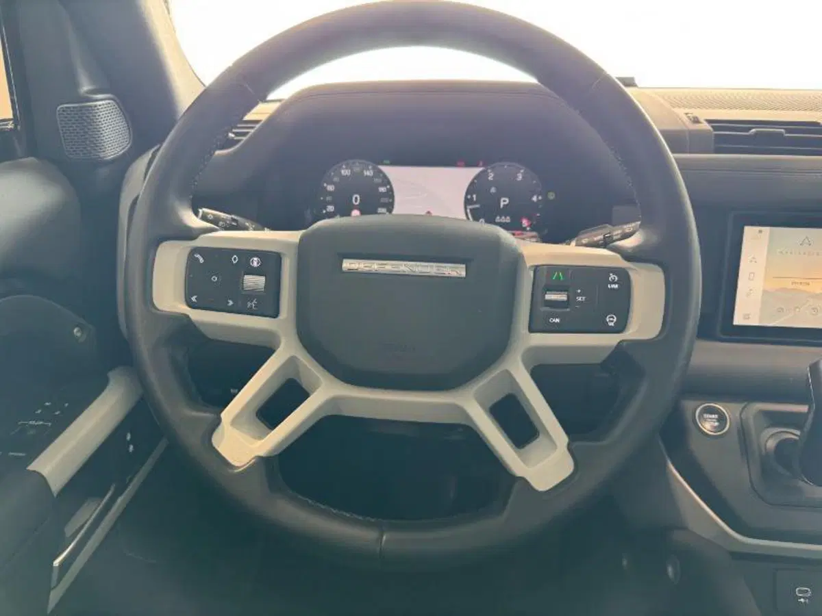 Land Rover Defender usata a Venezia (18)