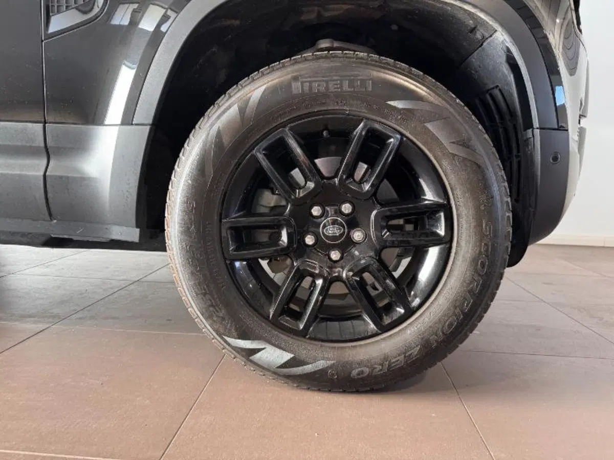 Land Rover Defender usata a Venezia (11)