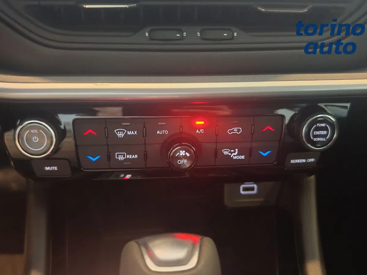 Jeep Compass nuova a Torino (19)