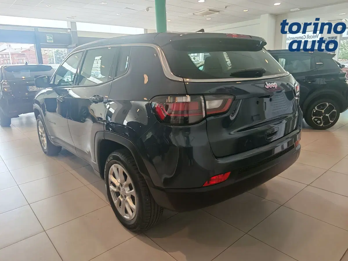 Jeep Compass nuova a Torino (3)