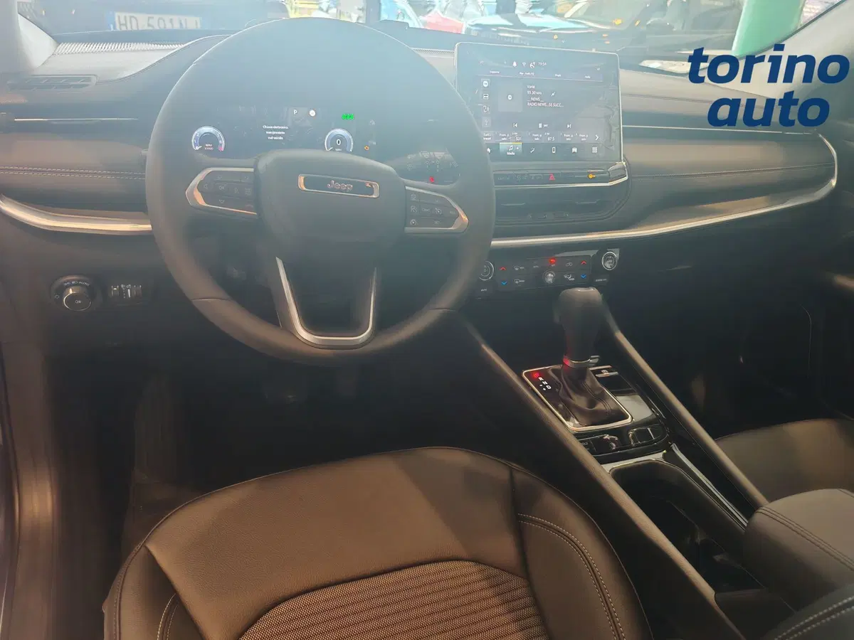 Jeep Compass nuova a Torino (8)