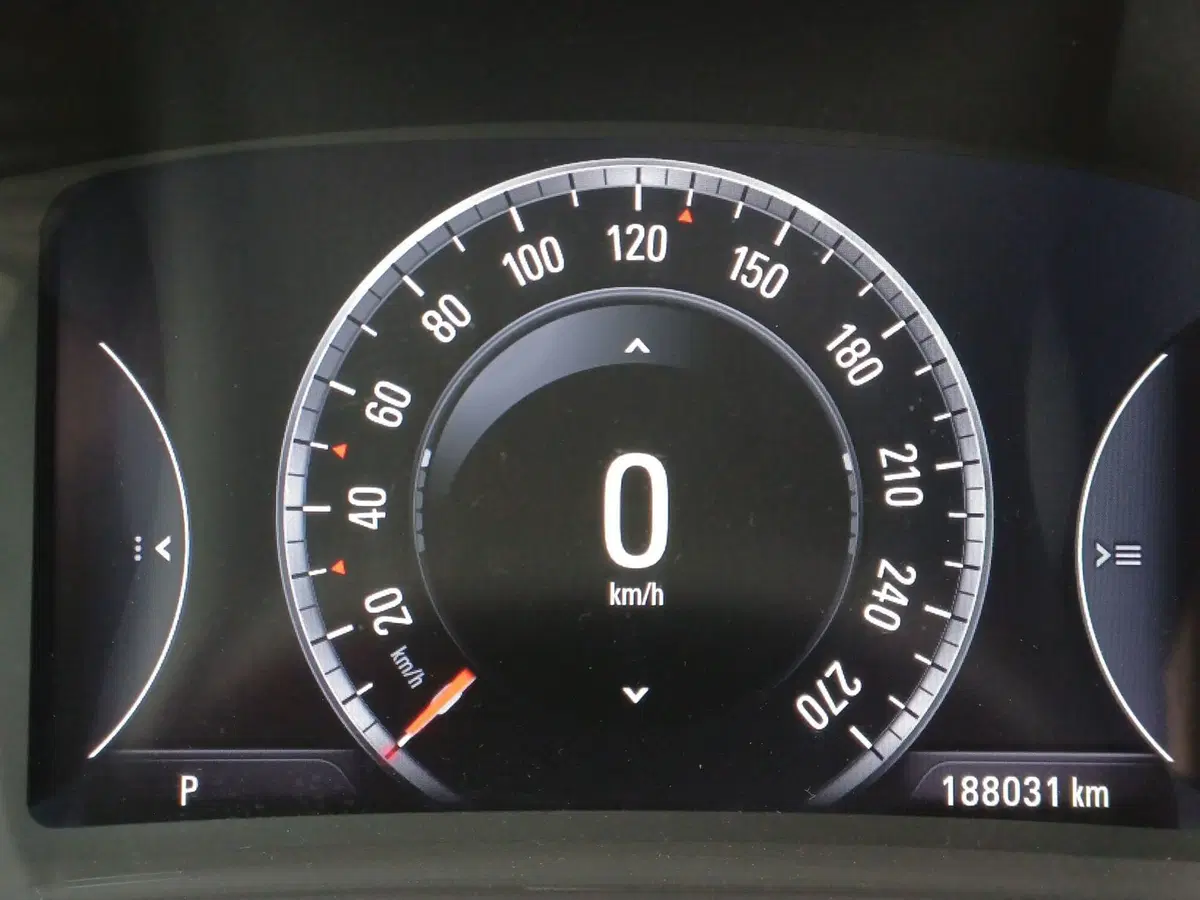 Opel Insignia Station Wagon usata a Modena (13)
