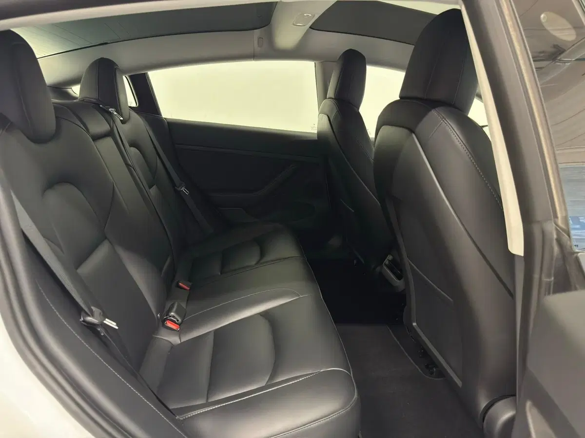 Tesla Model 3 usata a Novara (5)