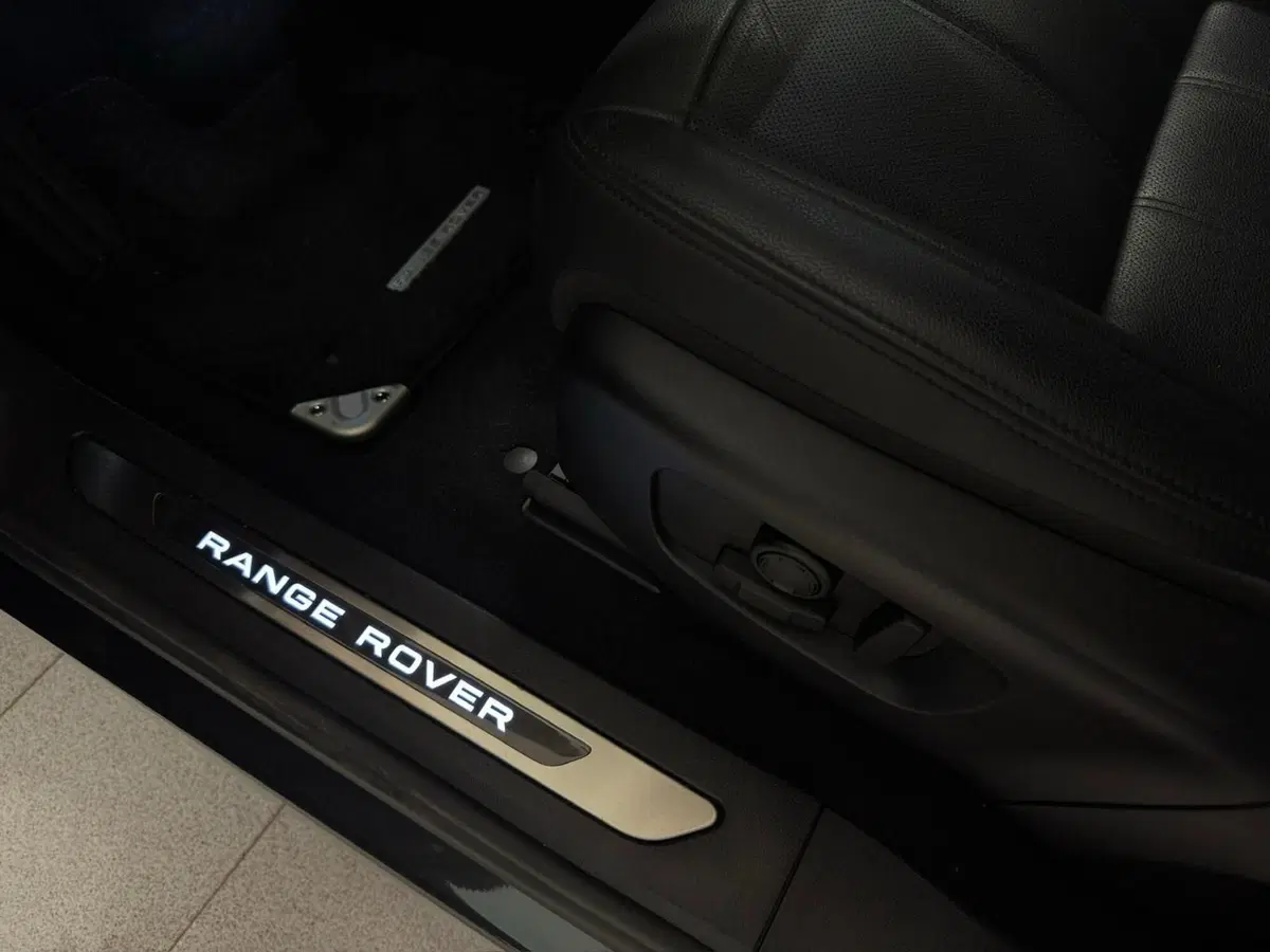 Land Rover Range Rover Evoque usata a Novara (17)