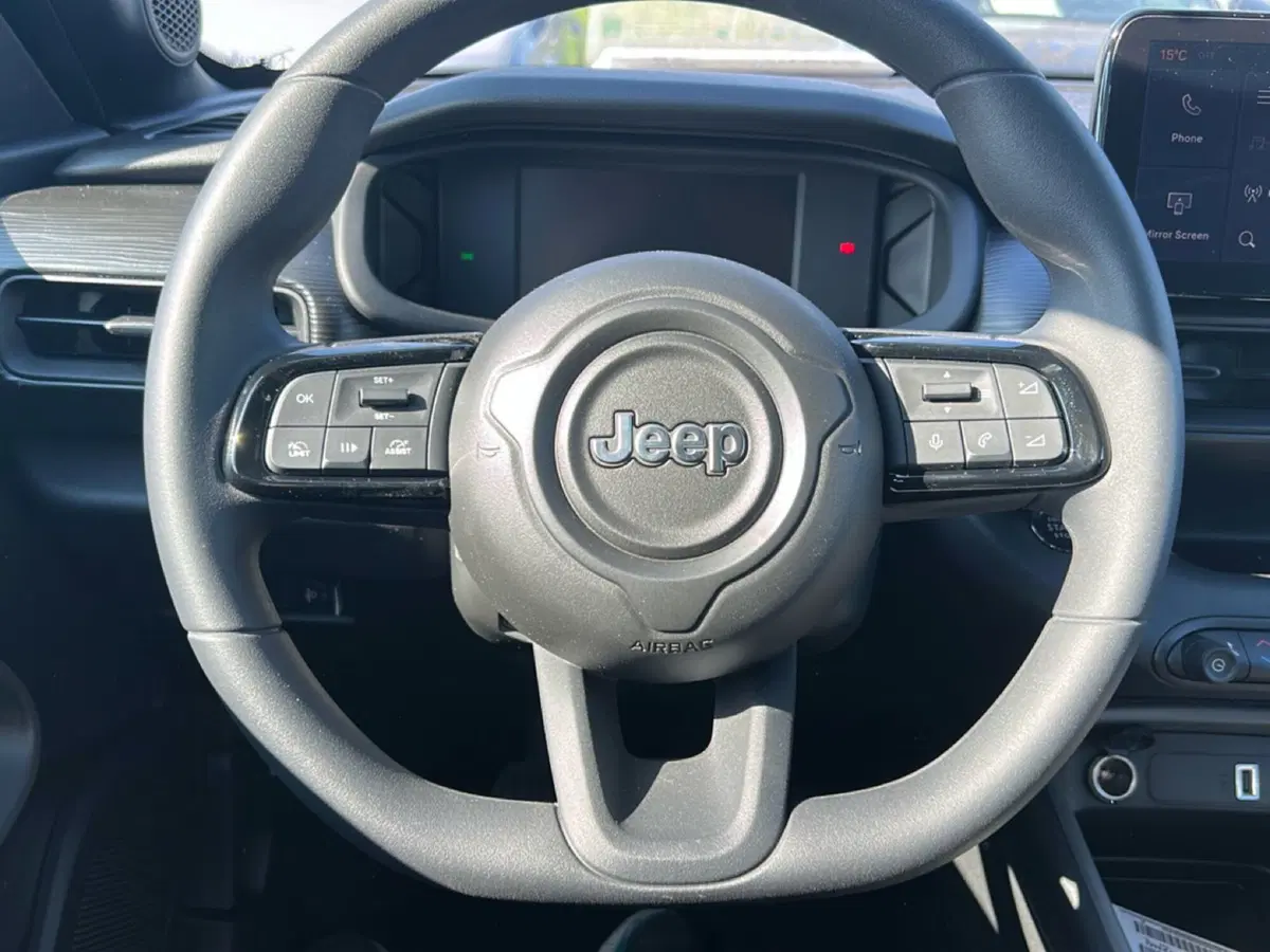 Jeep Avenger nuova a Roma (15)
