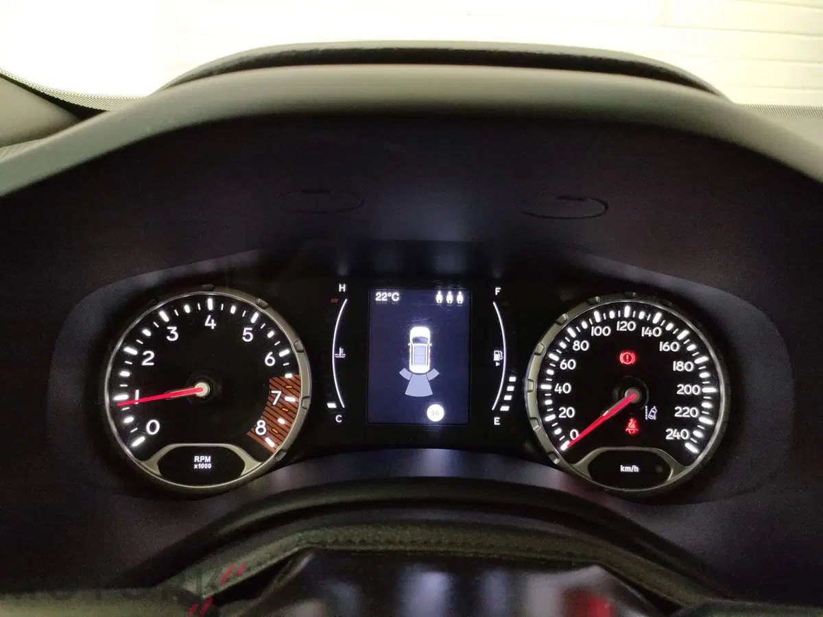 Jeep Renegade usata a Varese (14)