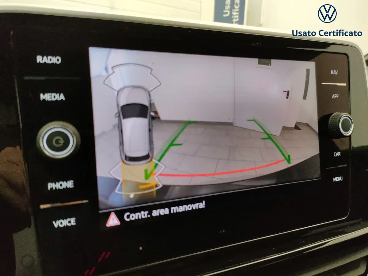 Volkswagen T-Roc usata a Varese (16)